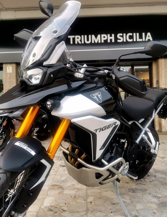 TRIUMPH SICILIA- SIRACUSA
