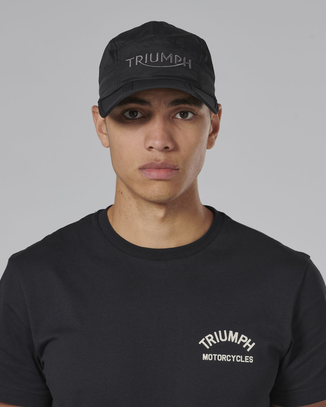 https://triumph.euwest01.umbraco.io/media/4600/mcas24307_clo_24_dealermerch_foldable_cap_1.jpg