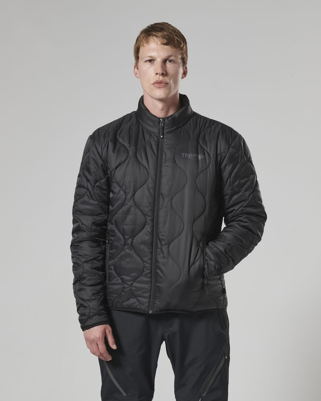 https://triumph.euwest01.umbraco.io/media/4608/mfns24006_clo_24_adventure_primaloft_jacket_men_6.jpg