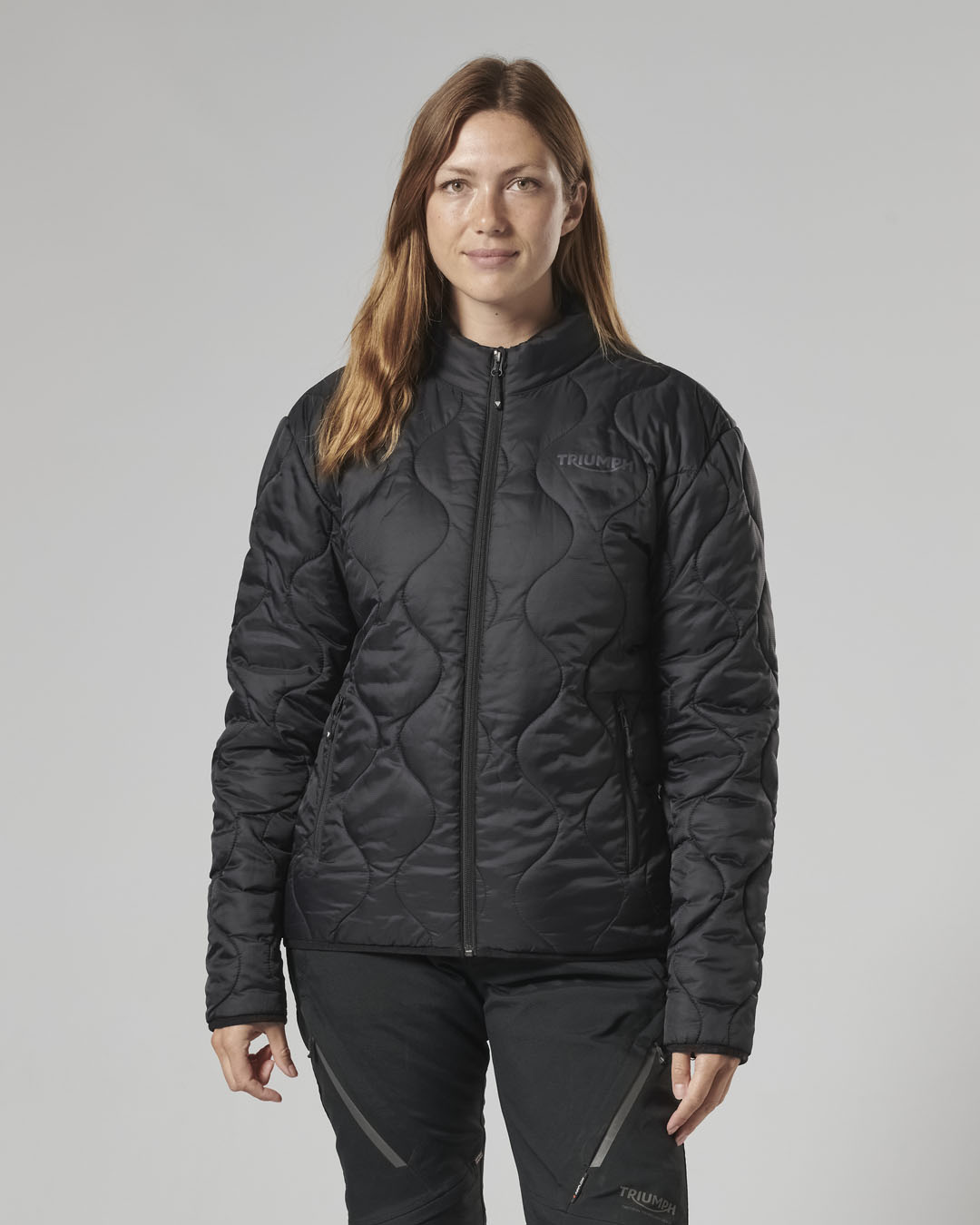 https://triumph.euwest01.umbraco.io/media/4609/mfns24006_clo_24_adventure_primaloft_jacket_women_1.jpg