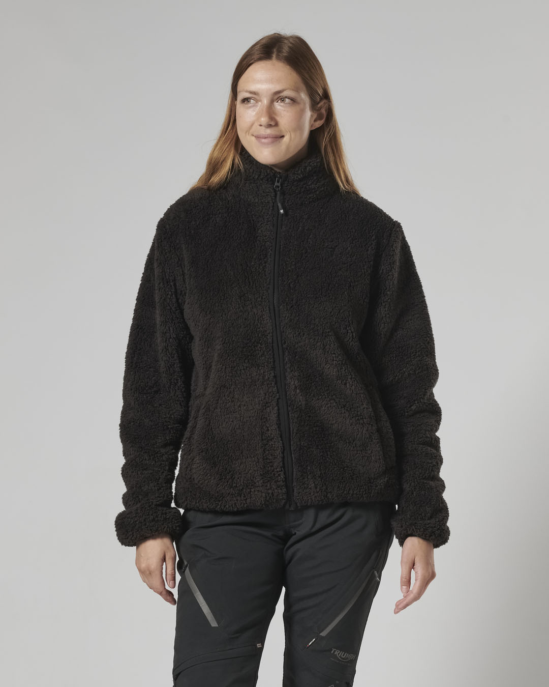 https://triumph.euwest01.umbraco.io/media/4633/mfns24007_clo_24_adventure_superwarm_mid_layer_women_4.jpg