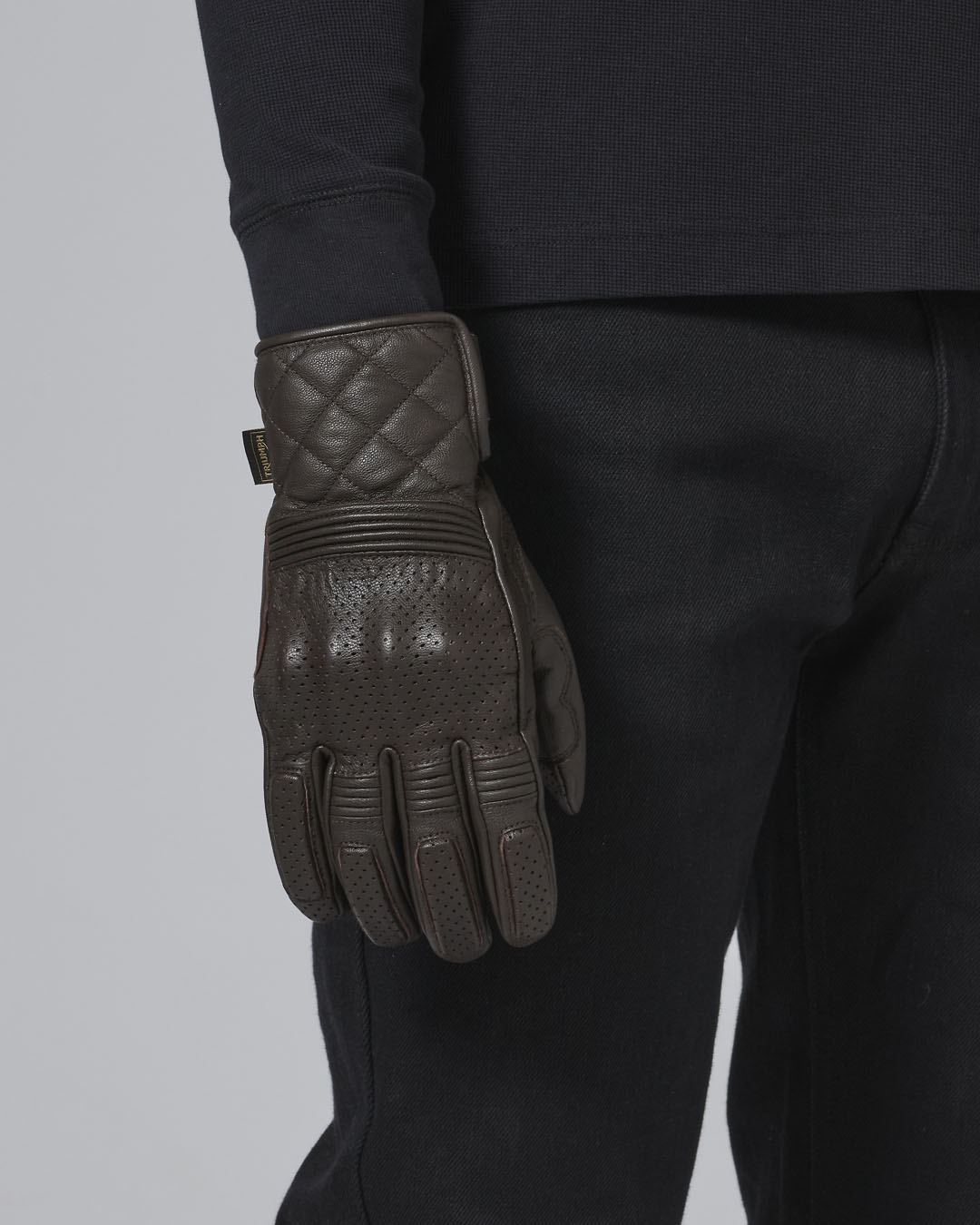 https://triumph.euwest01.umbraco.io/media/4640/mgvs24402_clo_24_modern_classic_dalton_glove_1.jpg
