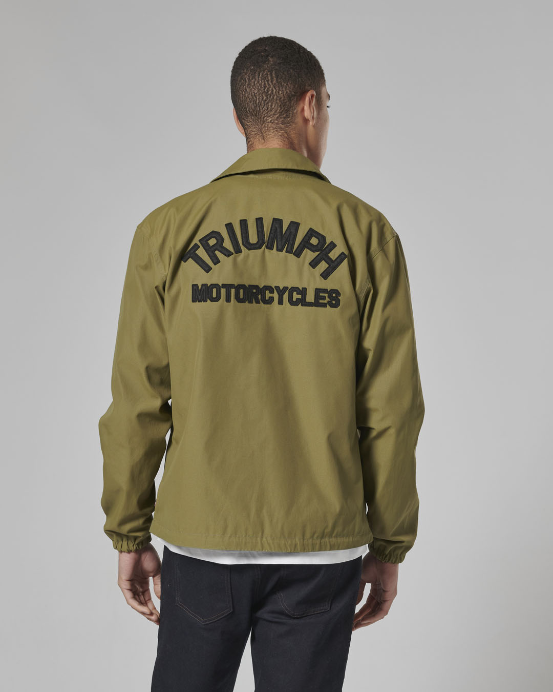 https://triumph.euwest01.umbraco.io/media/4768/mtes24007_clo_24_dealermerch_carter_coach_jacket_3.jpg