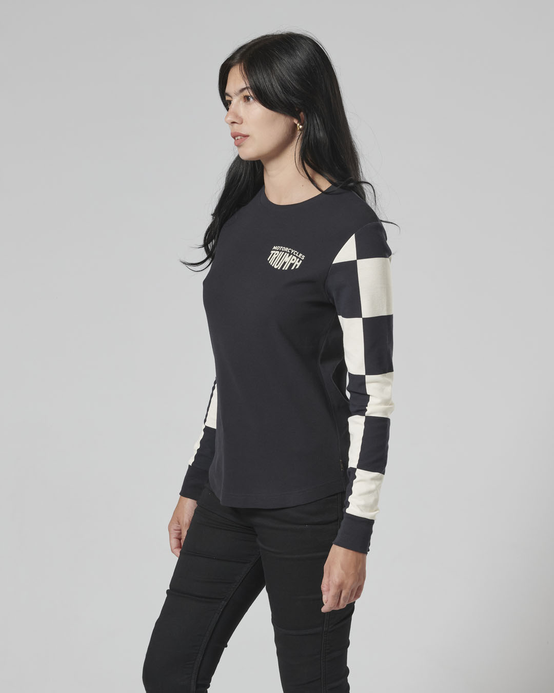 https://triumph.euwest01.umbraco.io/media/4809/mtls24129_clo_24_dealermerch_nikki_tee_womens_3.jpg