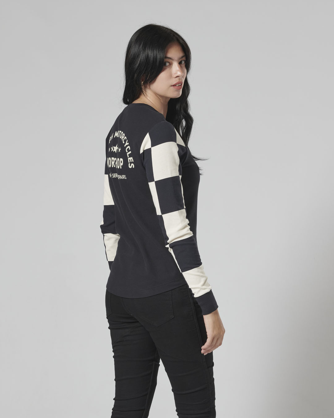 https://triumph.euwest01.umbraco.io/media/4811/mtls24129_clo_24_dealermerch_nikki_tee_womens_5.jpg