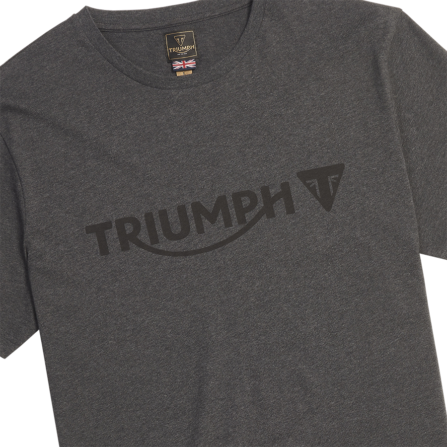 https://triumph.euwest01.umbraco.io/media/4867/mtss24104_cartmel_tee_gallery_ss24_3.png
