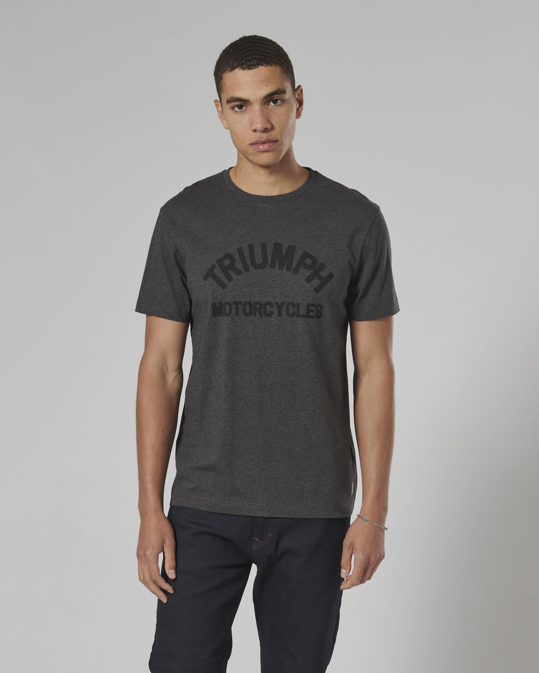 https://triumph.euwest01.umbraco.io/media/4900/mtss24106_clo_24_dealermerch_burnham_tee_1.jpg