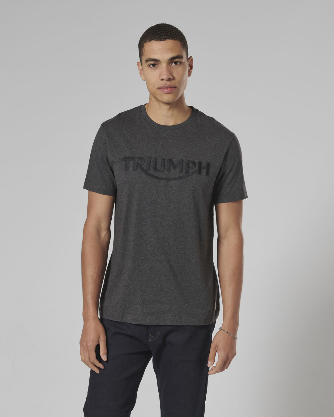https://triumph.euwest01.umbraco.io/media/4924/mtss24110_clo_24_dealermerch_bamburgh_tee_1.jpg