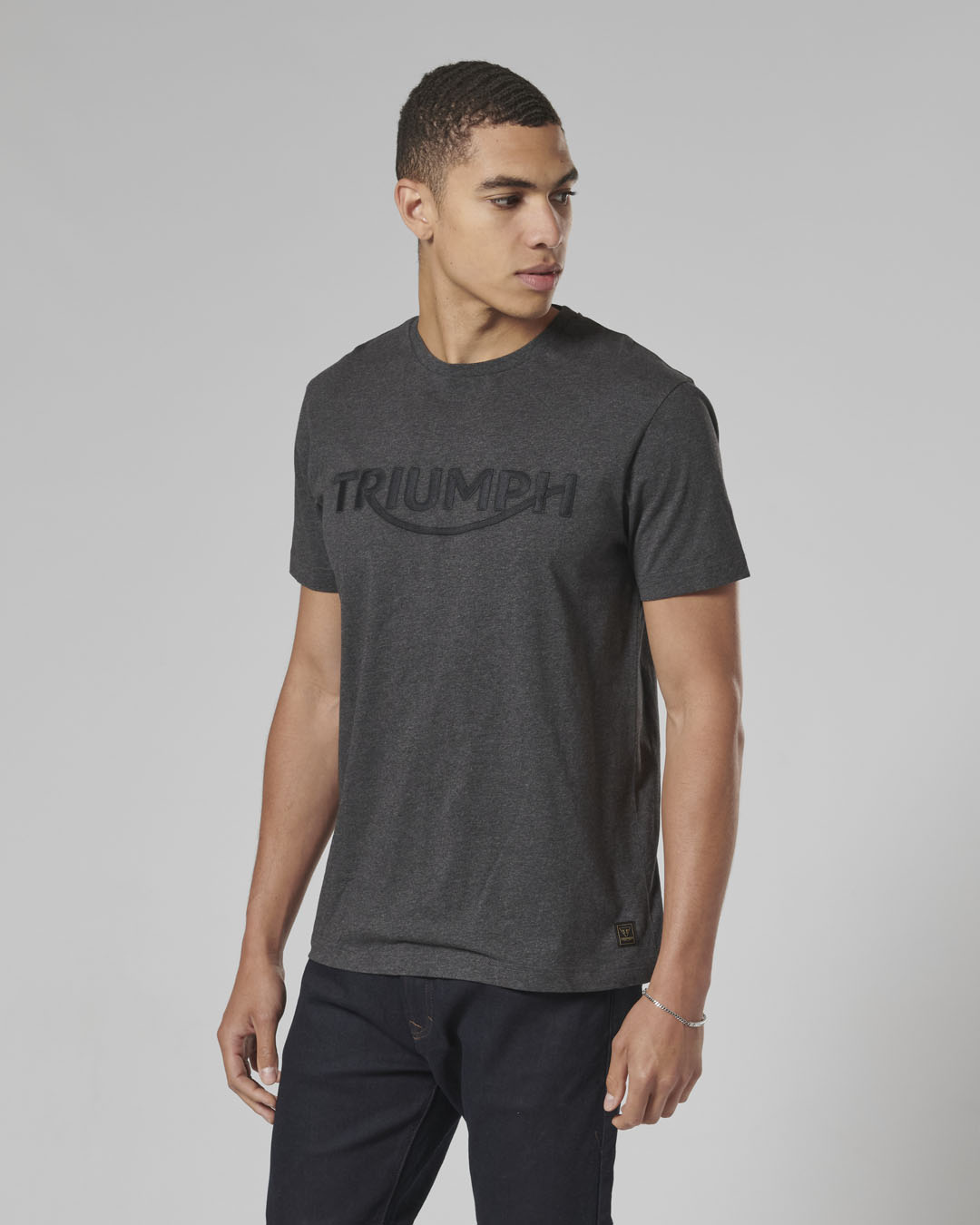 https://triumph.euwest01.umbraco.io/media/4928/mtss24110_clo_24_dealermerch_bamburgh_tee_5.jpg