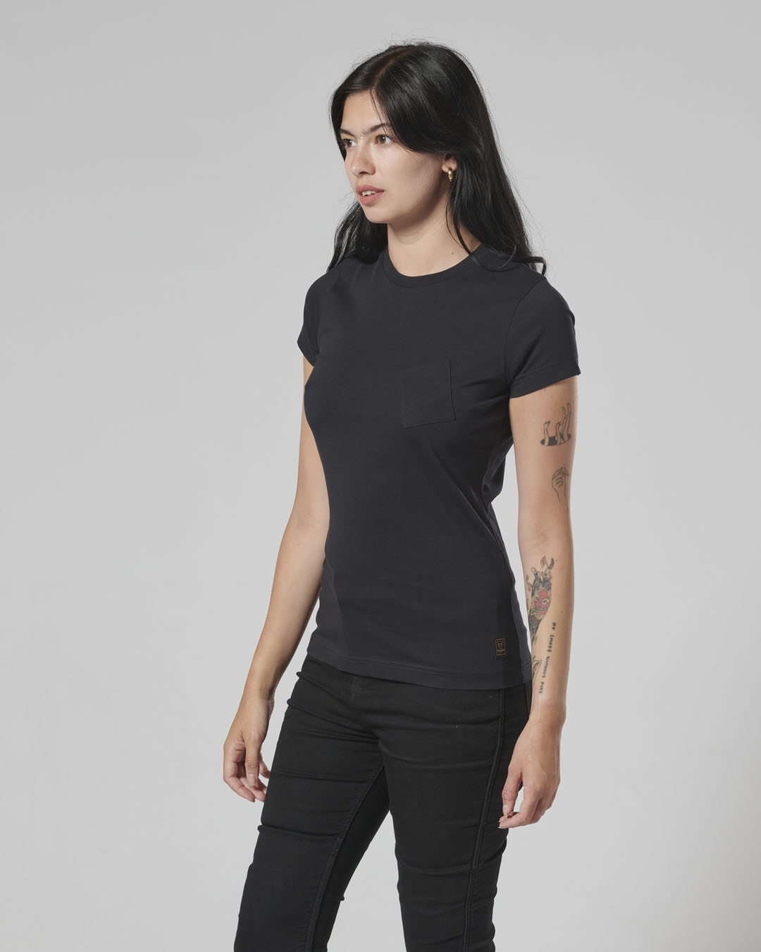 https://triumph.euwest01.umbraco.io/media/5020/mtss24125_clo_24_dealermerch_bonneville_t120_tee_womens_1.jpg
