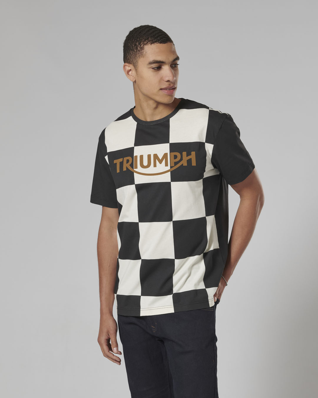https://triumph.euwest01.umbraco.io/media/5054/mtss24136_clo_24_dealermerch_cullen_tee_5.jpg