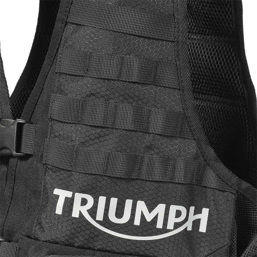 https://triumph.euwest01.umbraco.io/media/5636/mtes25007_tactical_vest_clo_2025_adventure__6.png