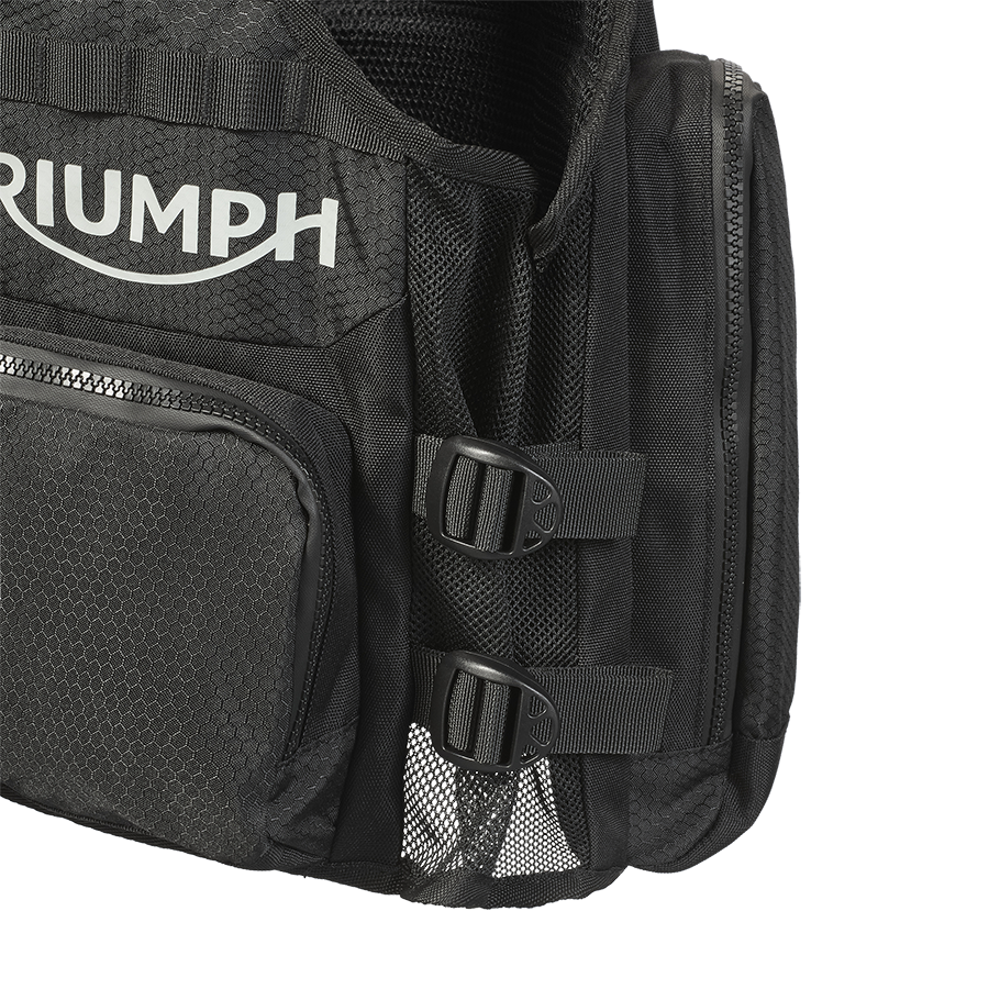 https://triumph.euwest01.umbraco.io/media/5637/mtes25007_tactical_vest_clo_2025_adventure__7.png