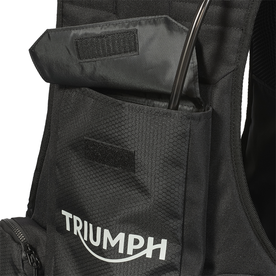 https://triumph.euwest01.umbraco.io/media/5639/mtes25007_tactical_vest_clo_2025_adventure__9.png