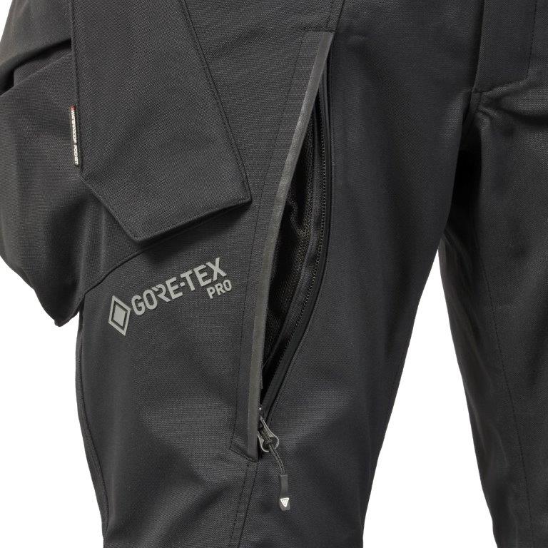 https://triumph.euwest01.umbraco.io/media/5667/mtjs25003_welland_gtx_bib_pants_clo_2025_adventure__7.jpg