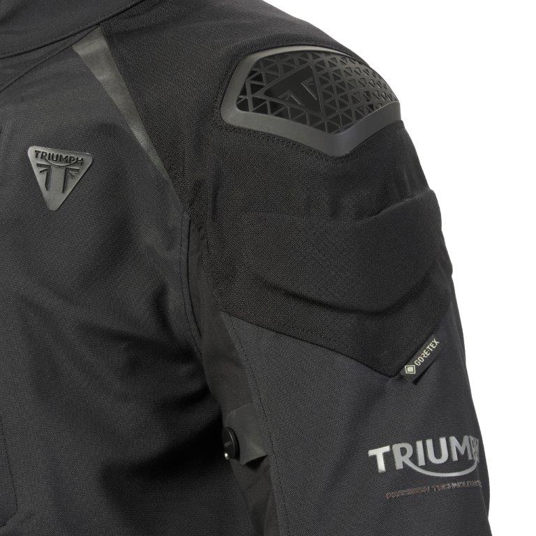 https://triumph.euwest01.umbraco.io/media/5756/mtps25000_alder2_gtx_pro_jacket_clo_2025_adventure__6.jpg