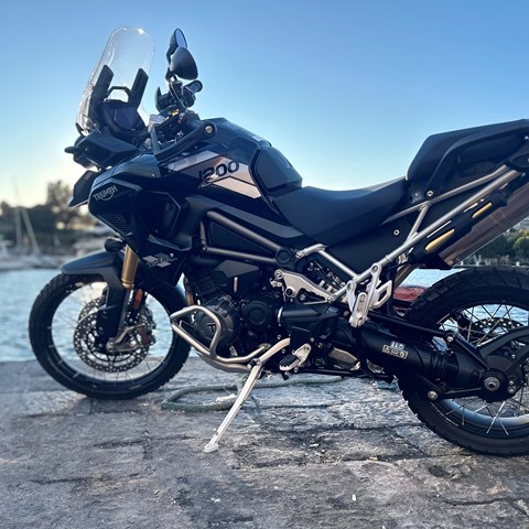 Triumph Tiger 1200 ✔️ Tris borse originale omaggio ✔️ Pacchetto tagliandi incluso ✔️ Moto pronta per partire. 